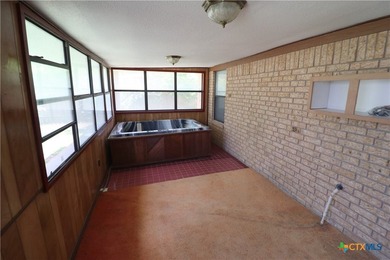 Quiet neighborhood with easy access to Fort Hood. Full brick - photo 28