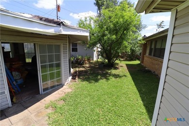 Quiet neighborhood with easy access to Fort Hood. Full brick - photo 34