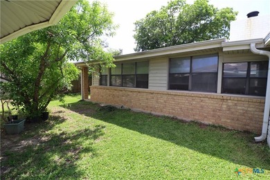 Quiet neighborhood with easy access to Fort Hood. Full brick - photo 36