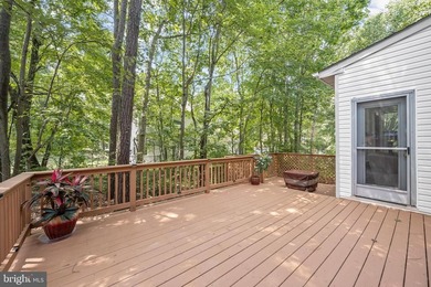 Tucked into a quiet cul-de-sac in the sought-after Northridge - photo 37