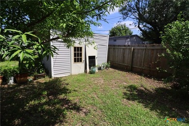 Quiet neighborhood with easy access to Fort Hood. Full brick - photo 37