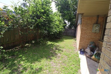 Quiet neighborhood with easy access to Fort Hood. Full brick - photo 38
