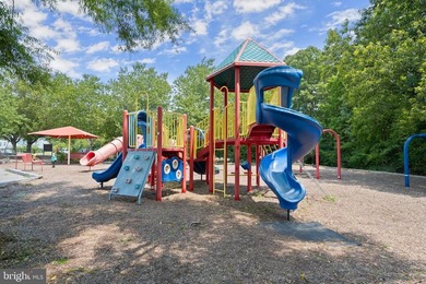 Tucked into a quiet cul-de-sac in the sought-after Northridge - photo 49