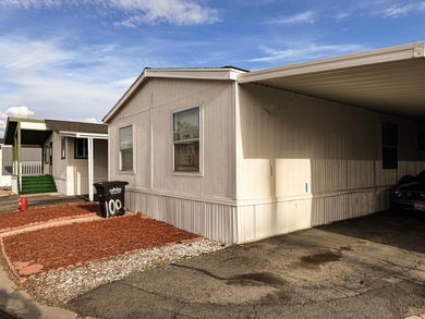 Freshly painted 3 bed, 2 bath home with new appliances and open - photo 1