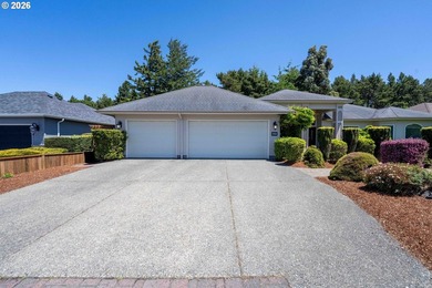 THE ONE YOU HAVE BEEN WAITING FOR! Welcome Home to 2225 Hayes St - photo 2