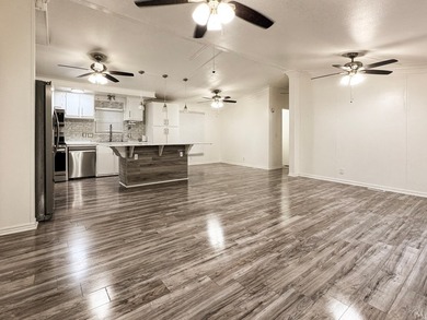 Freshly painted 3 bed, 2 bath home with new appliances and open - photo 8
