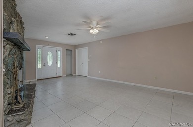 NICE 3/2/2 CONCRETE BLOCK HOME ON .47 ACRE MOL DOUBLE LOT - photo 5