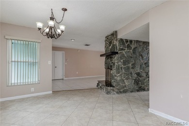 NICE 3/2/2 CONCRETE BLOCK HOME ON .47 ACRE MOL DOUBLE LOT - photo 8
