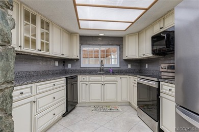 NICE 3/2/2 CONCRETE BLOCK HOME ON .47 ACRE MOL DOUBLE LOT - photo 10