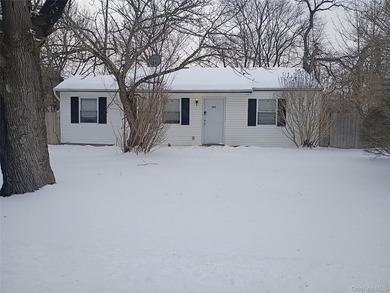 Calling all investors! Clean Ranch with Low taxes are an added - photo 1