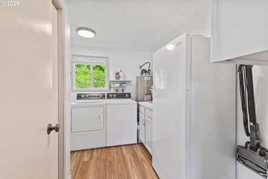 Welcome home to this well-maintained 4-bedroom, 2-bath - photo 15