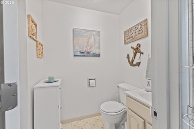 Welcome home to this well-maintained 4-bedroom, 2-bath - photo 16