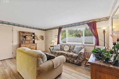 Welcome home to this well-maintained 4-bedroom, 2-bath - photo 18