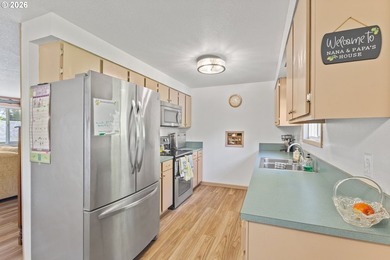 Welcome home to this well-maintained 4-bedroom, 2-bath - photo 23