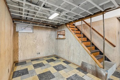 Charming All-Brick Bayside Detached Home with Endless Potential - photo 28