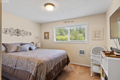 Welcome home to this well-maintained 4-bedroom, 2-bath - photo 31