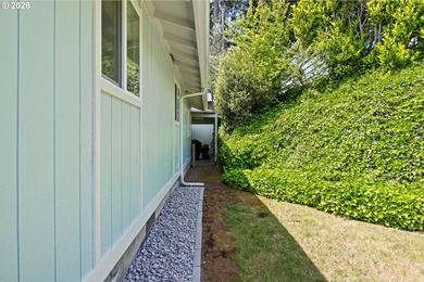 Welcome home to this well-maintained 4-bedroom, 2-bath - photo 38