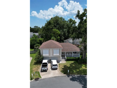 In ground pool, new HVACS, spacious bonus room that could be - photo 1