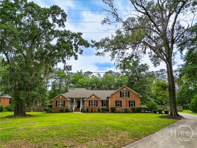 Welcome Home to 112 Mill Hill Rd. This 5 bedroom, 3 bathroom - photo 4