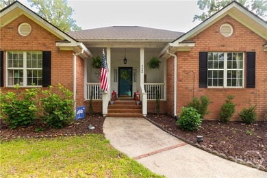 Welcome Home to 112 Mill Hill Rd. This 5 bedroom, 3 bathroom - photo 7