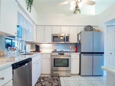 Beautiful 3-bedroom, 2-bath pool home located in Spring Lake! - photo 17