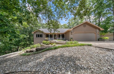 Come see this gorgeous home that has fresh paint, newer stove - photo 2