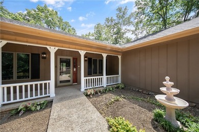 Come see this gorgeous home that has fresh paint, newer stove - photo 3