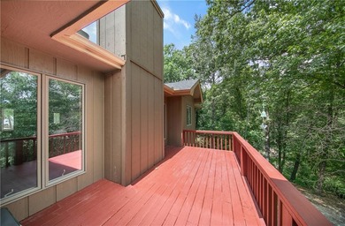 Come see this gorgeous home that has fresh paint, newer stove - photo 5