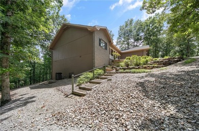 Come see this gorgeous home that has fresh paint, newer stove - photo 6