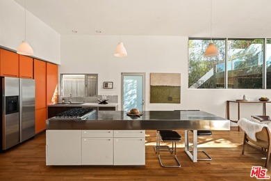 Welcome to 1076 Palms Boulevard - a rare architectural compound - photo 3