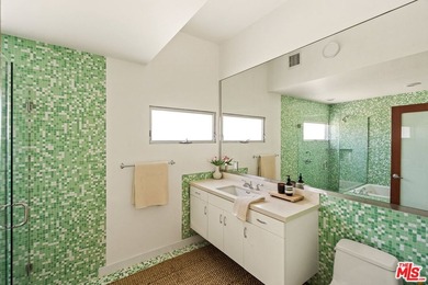 Welcome to 1076 Palms Boulevard - a rare architectural compound - photo 10