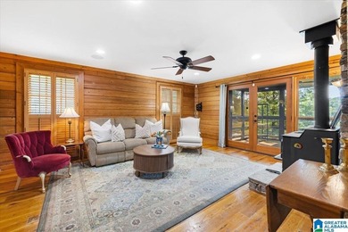 Beautiful waterfront log cabin offering 3 bedrooms, 2.5 - photo 7