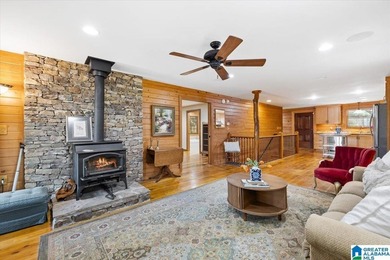 Beautiful waterfront log cabin offering 3 bedrooms, 2.5 - photo 8