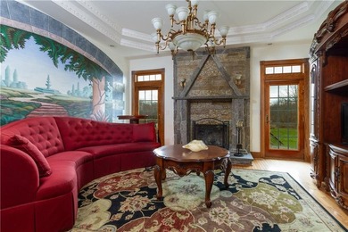 An Unrivaled Newport Enclave! Discover a rare sanctuary of - photo 14