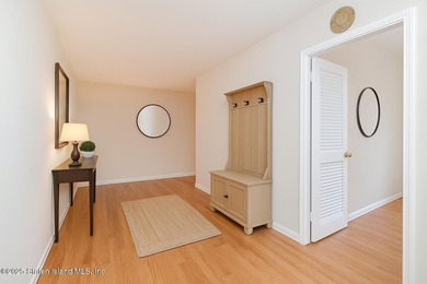 For the first time ever, this one-of-a-kind two-unit apartment - photo 15