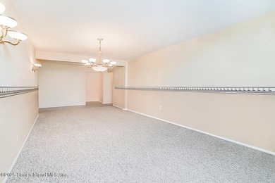 For the first time ever, this one-of-a-kind two-unit apartment - photo 18