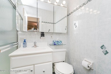 For the first time ever, this one-of-a-kind two-unit apartment - photo 23