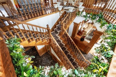 An Unrivaled Newport Enclave! Discover a rare sanctuary of - photo 25