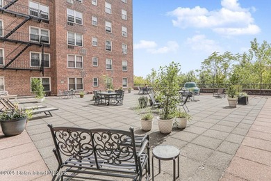 For the first time ever, this one-of-a-kind two-unit apartment - photo 33