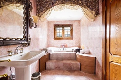 An Unrivaled Newport Enclave! Discover a rare sanctuary of - photo 33