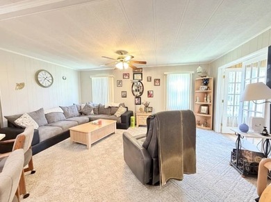 Welcome to your new home in Colony in the Woods, where - photo 5