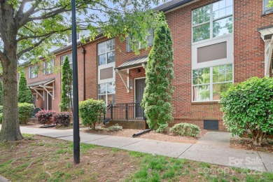 Lake Condo Sale Pending in Mooresville, North Carolina