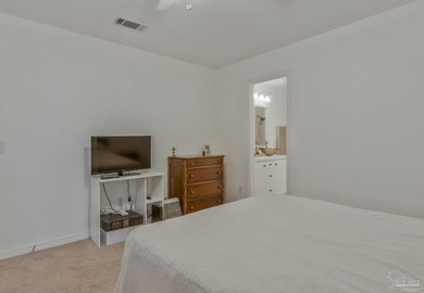 Bright, open, and ready to welcome you home! This 3-bedroom - photo 25