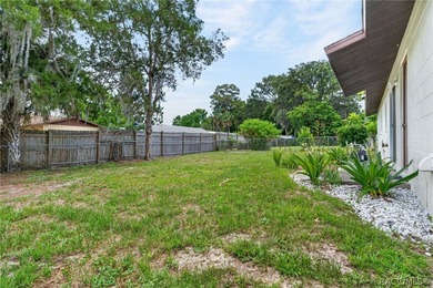 Welcome to this beautifully updated 3-bedroom, 2-bathroom home - photo 25