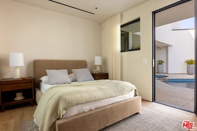 This completely reimagined, exceptional oceanfront estate offers - photo 26