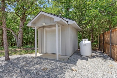 Custom-built modern lake retreat just minutes from Lake Texoma! - photo 27