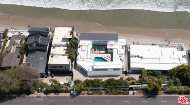 This completely reimagined, exceptional oceanfront estate offers - photo 29