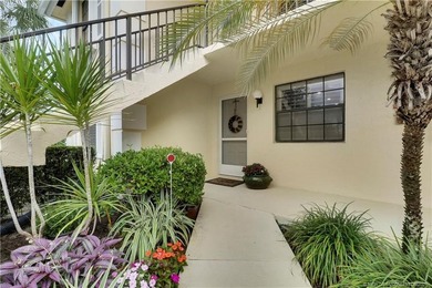 Gorgeous! Completely updated 2 BD, 2BA 1ST Floor, corner unit in - photo 2