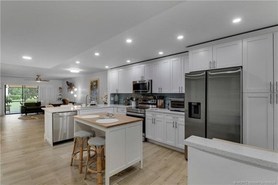 Gorgeous! Completely updated 2 BD, 2BA 1ST Floor, corner unit in - photo 4