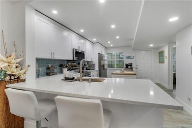 Gorgeous! Completely updated 2 BD, 2BA 1ST Floor, corner unit in - photo 6